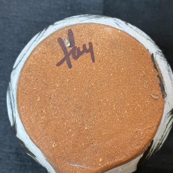 Set of 5 Artist Signed Pottery Mugs - Picture 7 of 7